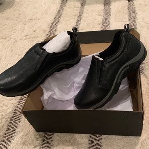 New in box! Merrel size 6 - Jungle Moc - black school uniform shoe